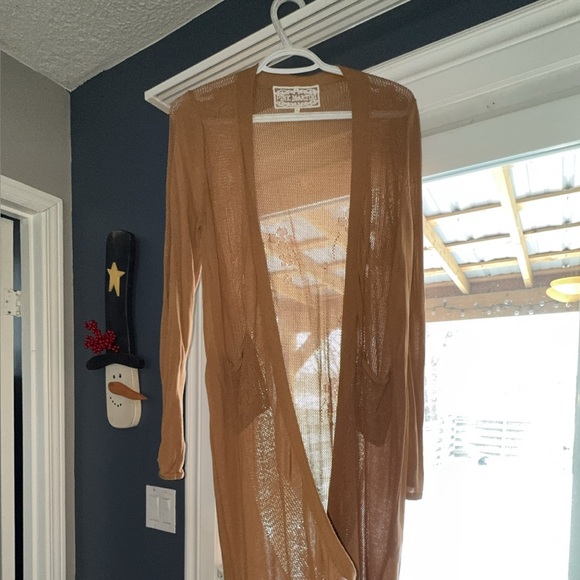 Like new condition. Beautiful long cardigan - I just never reach for it - Picture 11 of 11